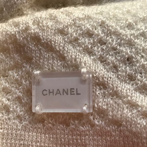 Chanel sweater - Picture 2 of 4
